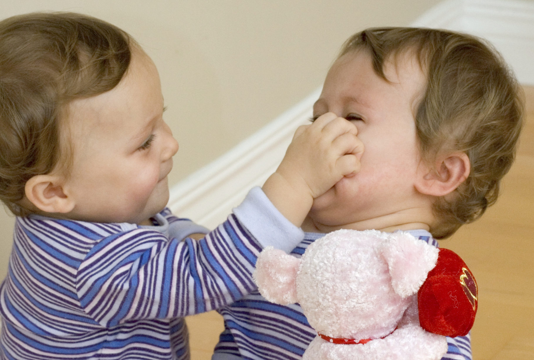 Как отучить ребенка кусать маму и драться: советы психолога | parents