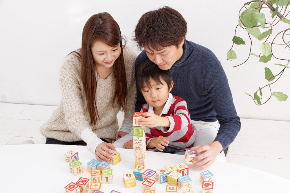 Цели и задачи японского воспитания. японские дети слушают старших и едят рис