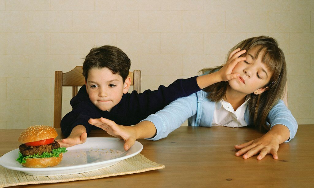 Жадность ребенка, причины появления жадности у детей