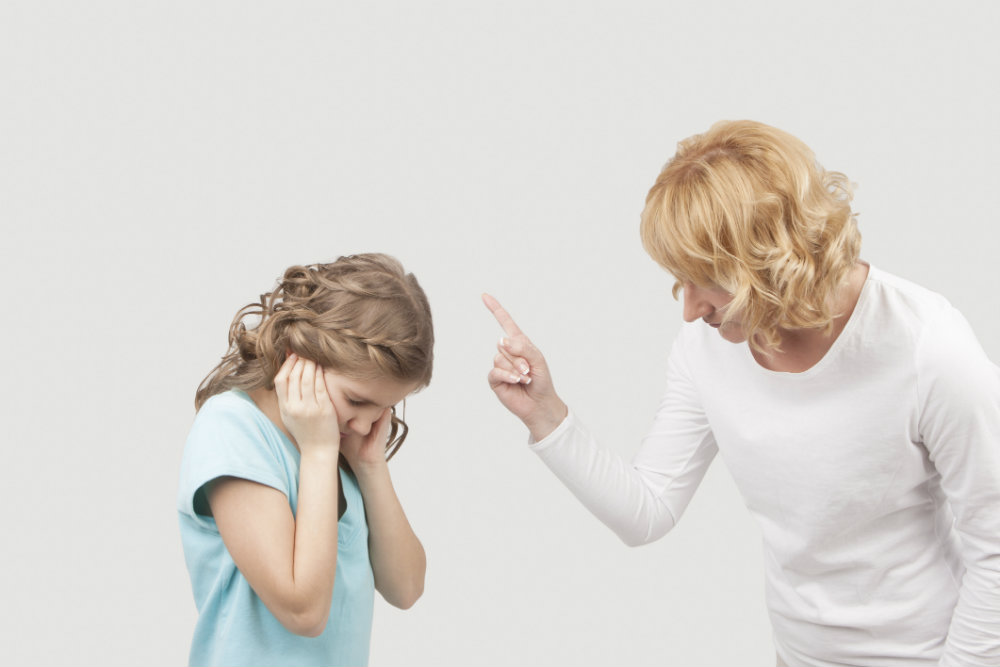 Имеют ли право родители бить своих детей?