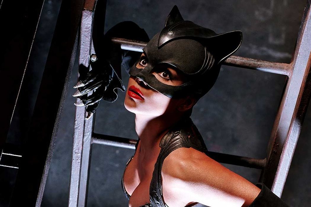 Catwoman — женщина-кошка. dc