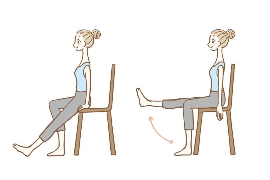 Прокачайся дома: 8 эффективных упражнений со стулом